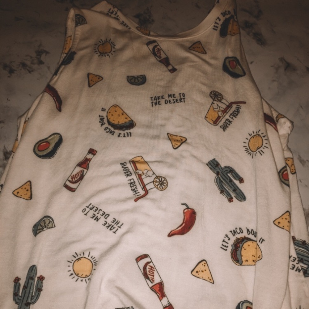 A colorful tank top 🌻